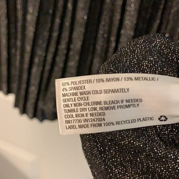 silver metallic pleated skirt - Picture 4 of 7